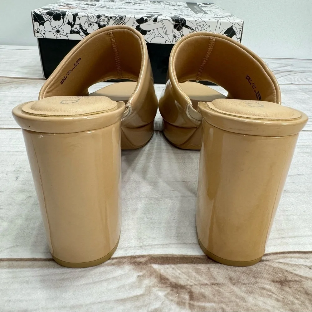 Chinese Laundry NEW Tan Faux Patent Leather Block Heel Slip On Open Toe Mules